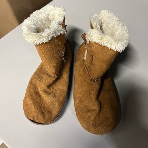 Faded Glory Toddler Girls Ankle Ugg Boots - Picture 1 of 4